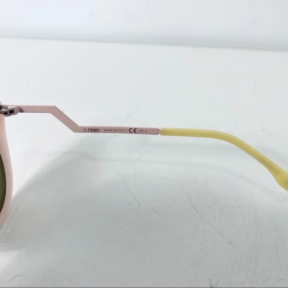 Fendi light pink cat-eye sunglasses - Picture 5 of 7